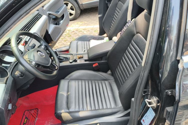 Used Volkswagen Magotan 2018 330TSI DSG Advanced Model Left Front Seat