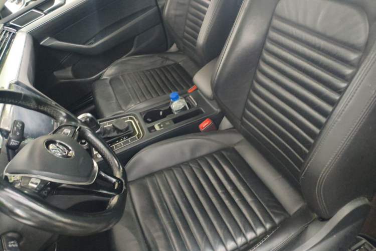 Used Volkswagen Magotan 2018 330TSI DSG Advanced Model Left Front Seat