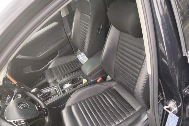 Used Volkswagen Magotan 2018 330TSI DSG Advanced Model Left Front Seat