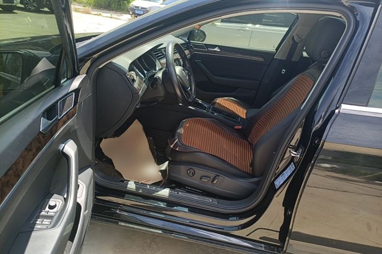 Used Volkswagen Magotan 2018 Facelift 330TSI DSG Luxury Model Left Front Seat