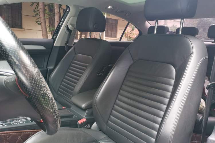 Used Volkswagen Magotan 2018 330TSI DSG Advanced Model Left Front Seat