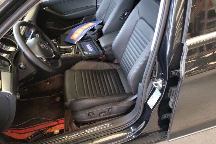Used Volkswagen Magotan 2018 330TSI DSG Advanced Model Left Front Seat