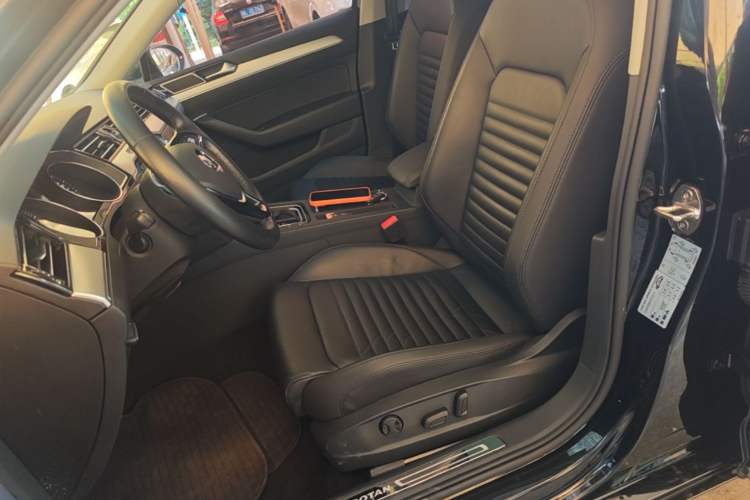 Used Volkswagen Magotan 2018 330TSI DSG Advanced Model Left Front Seat