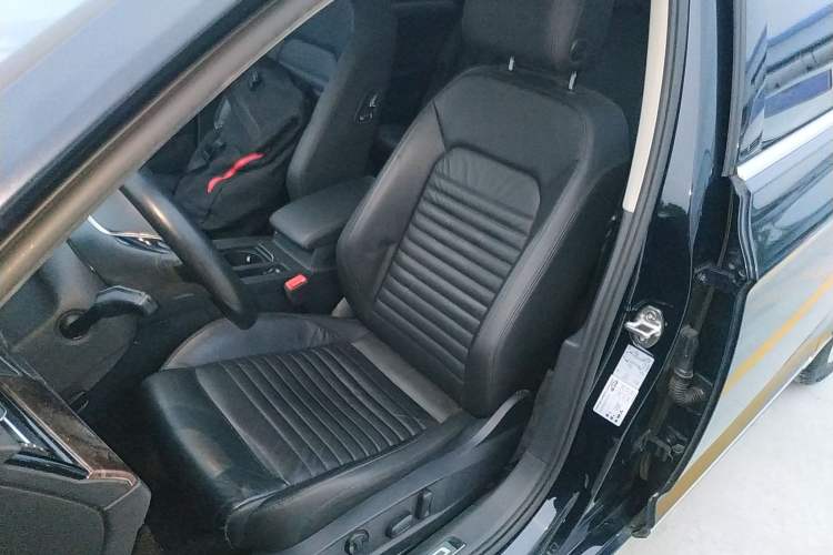 Used Volkswagen Magotan 2018 330TSI DSG Advanced Model Left Front Seat