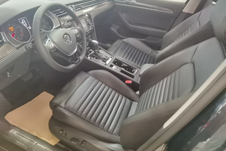 Used Volkswagen Magotan 2018 Facelift 330TSI DSG Luxury Model Left Front Seat