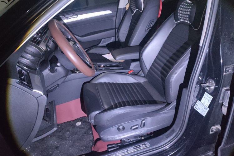 Used Volkswagen Magotan 2018 330TSI DSG Advanced Model Left Front Seat