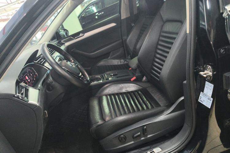 Used Volkswagen Magotan 2018 330TSI DSG Advanced Model Left Front Seat