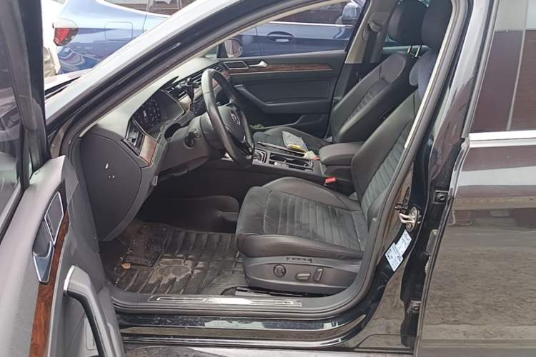 Used Volkswagen Magotan 2018 330TSI DSG Luxury Model Left Front Seat
