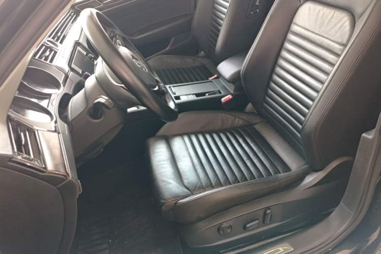 Used Volkswagen Magotan 2018 Facelift 330TSI DSG Luxury Model Left Front Seat