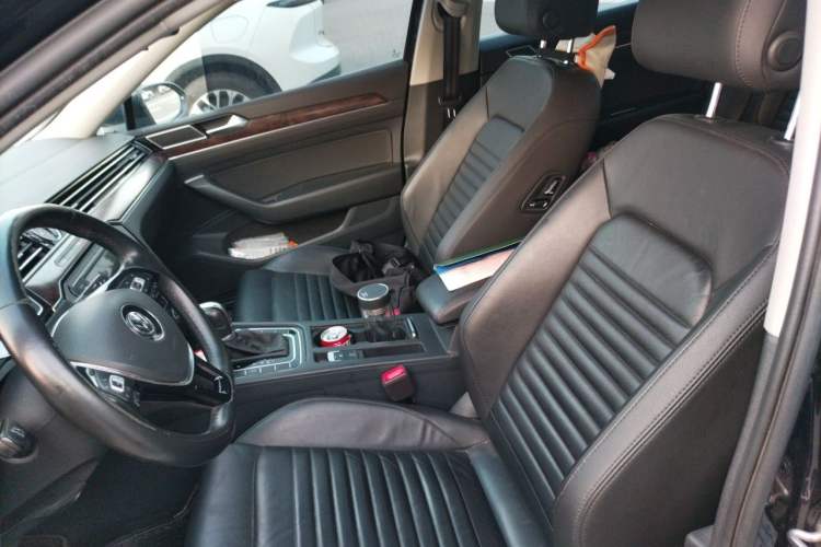 Used Volkswagen Magotan 2018 Facelift 330TSI DSG Luxury Model Left Front Seat