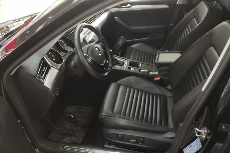 Used Volkswagen Magotan 2018 330TSI DSG Advanced Model Left Front Seat