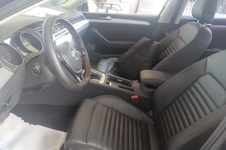 Used Volkswagen Magotan 2018 280TSI DSG Comfort Model Left Front Seat