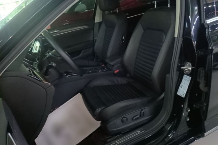 Used Volkswagen Magotan 2018 Facelift 330TSI DSG Luxury Model Left Front Seat