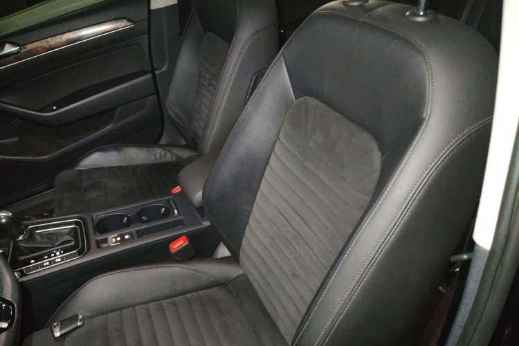 Used Volkswagen Magotan 2018 330TSI DSG Luxury Model Left Front Seat