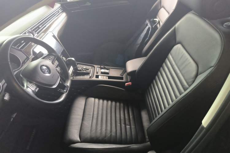 Used Volkswagen Magotan 2018 Facelift 330TSI DSG Luxury Model Left Front Seat