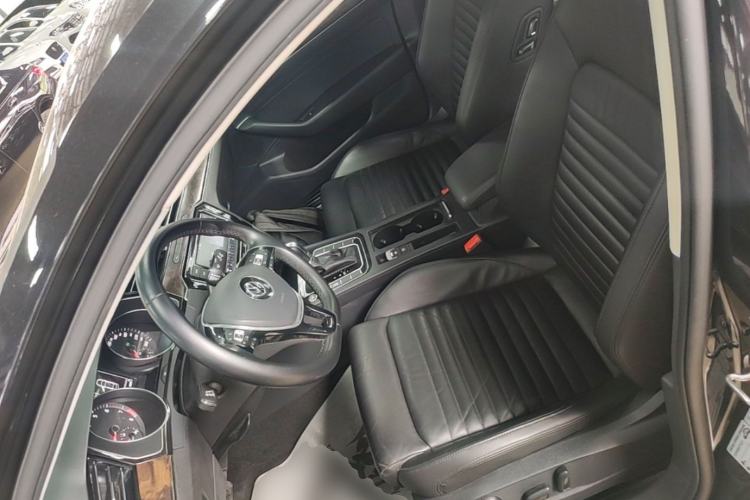 Used Volkswagen Magotan 2018 Facelift 330TSI DSG Luxury Model Left Front Seat