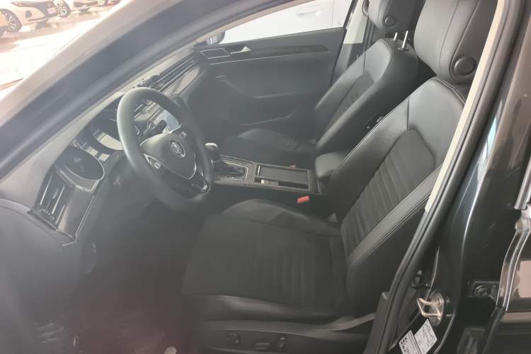 Used Volkswagen Magotan 2018 380TSI DSG Luxury Model Left Front Seat