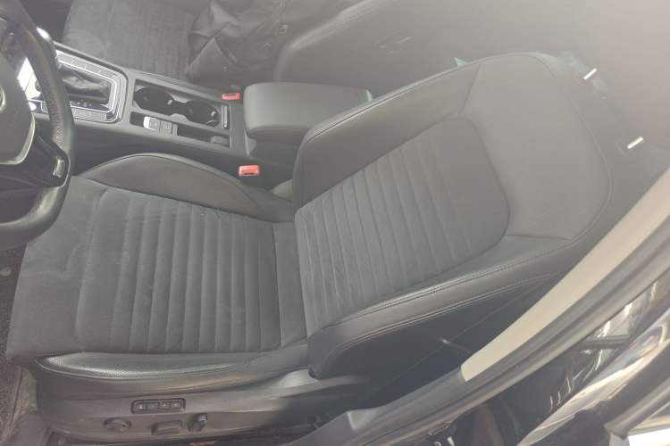 Used Volkswagen Magotan 2018 330TSI DSG Luxury Model Left Front Seat