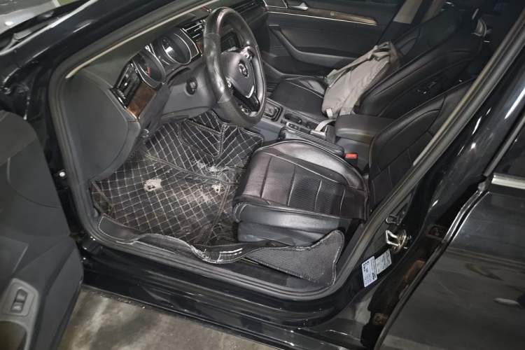 Used Volkswagen Magotan 2018 330TSI DSG Luxury Model Left Front Seat