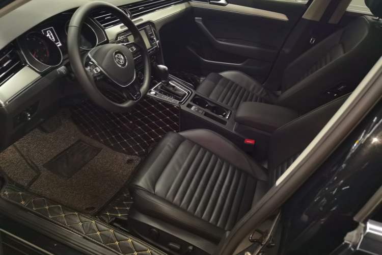 Used Volkswagen Magotan 2018 330TSI DSG Advanced Model Left Front Seat
