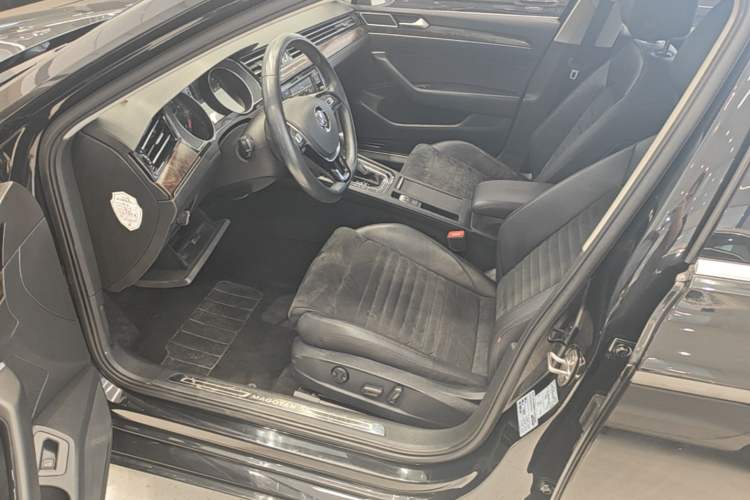 Used Volkswagen Magotan 2018 330TSI DSG Luxury Model Left Front Seat