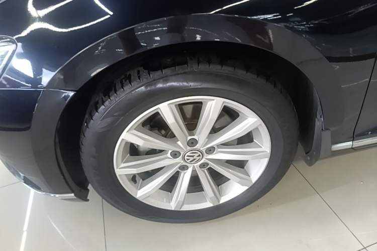 Used Volkswagen Magotan 2018 280TSI DSG Leading Model Left Front Wheel Hub