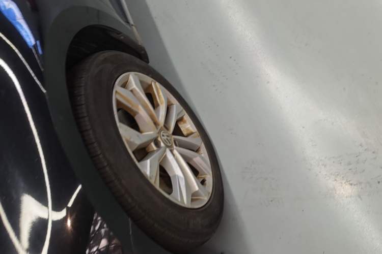 Used Volkswagen Magotan 2018 Facelift 330TSI DSG Luxury Model Left Front Wheel Hub