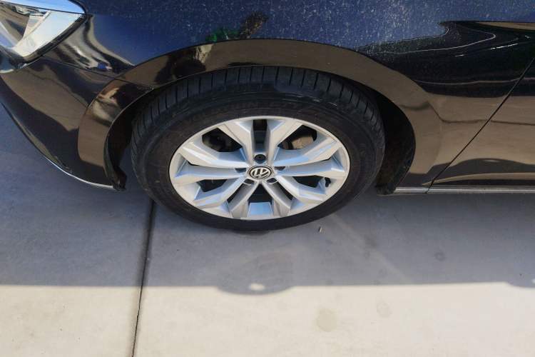 Used Volkswagen Magotan 2018 330TSI DSG Luxury Model Left Front Wheel Hub