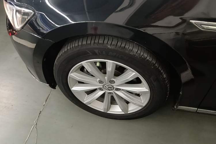 Used Volkswagen Magotan 2018 330TSI DSG Advanced Model Left Front Wheel Hub
