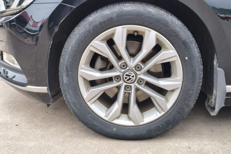 Used Volkswagen Magotan 2018 330TSI DSG Luxury Model Left Front Wheel Hub