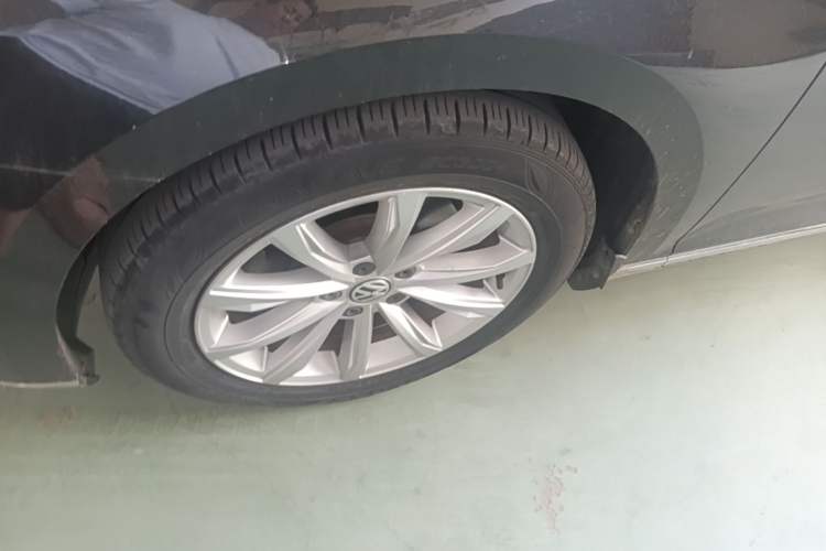Used Volkswagen Magotan 2018 280TSI DSG Comfort Model Left Front Wheel Hub