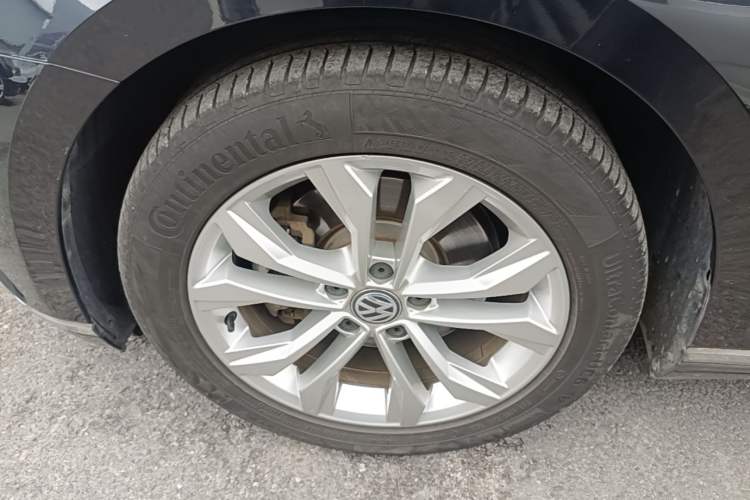 Used Volkswagen Magotan 2018 330TSI DSG Luxury Model Left Front Wheel Hub