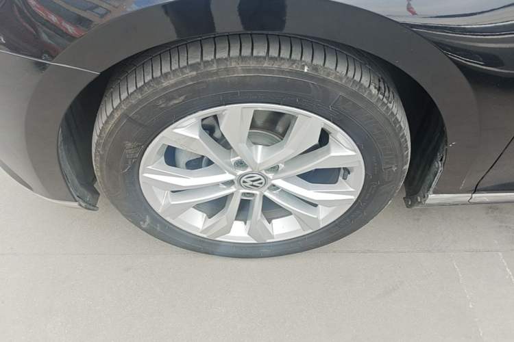 Used Volkswagen Magotan 2018 Facelift 330TSI DSG Luxury Model Left Front Wheel Hub