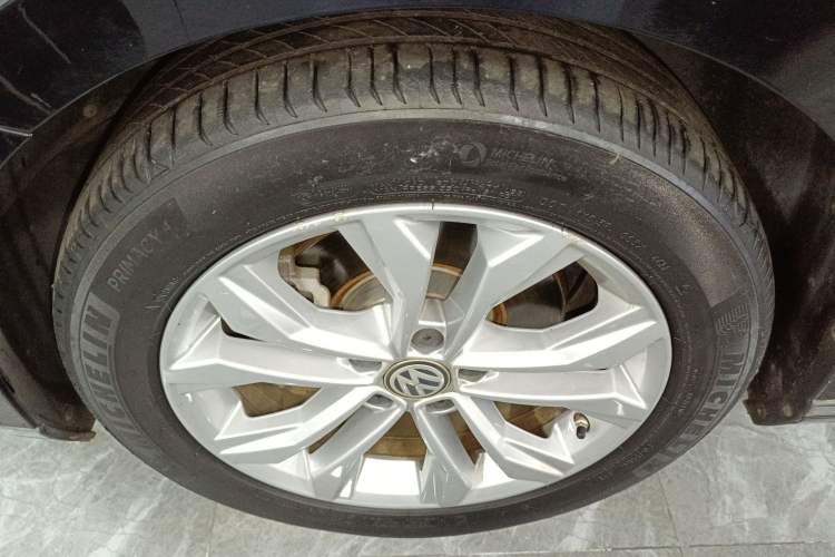 Used Volkswagen Magotan 2018 Facelift 380TSI DSG Luxury Version Left Front Wheel Hub