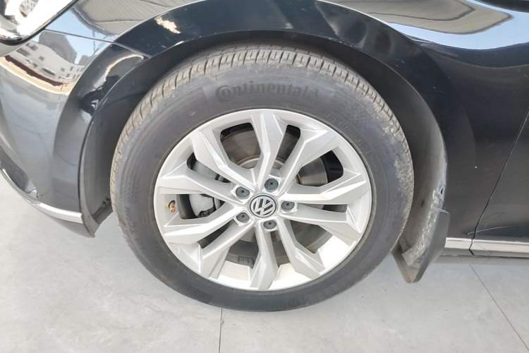 Used Volkswagen Magotan 2018 Facelift 330TSI DSG Luxury Model Left Front Wheel Hub