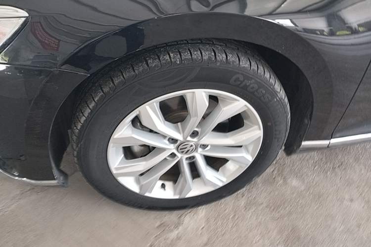 Used Volkswagen Magotan 2018 Facelift 330TSI DSG Luxury Model Left Front Wheel Hub