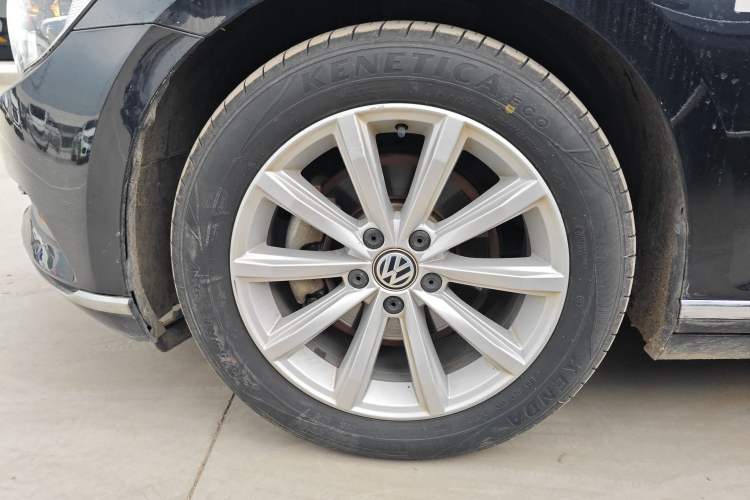 Used Volkswagen Magotan 2018 330TSI DSG Advanced Model Left Front Wheel Hub