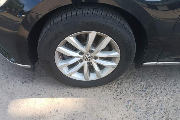 Used Volkswagen Magotan 2018 280TSI DSG Comfort Model Left Front Wheel Hub