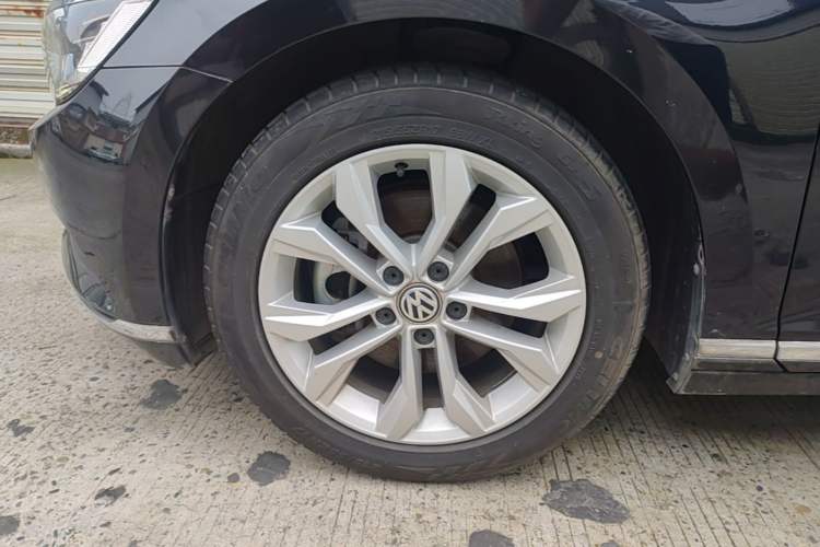 Used Volkswagen Magotan 2018 330TSI DSG Luxury Model Left Front Wheel Hub
