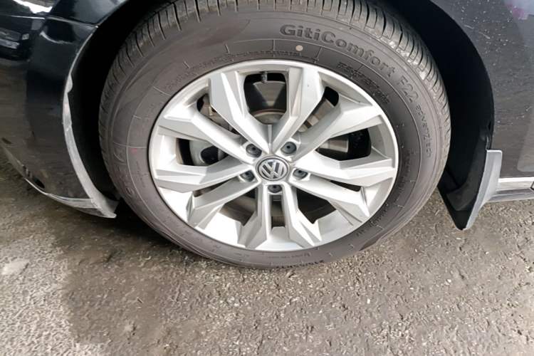 Used Volkswagen Magotan 2018 330TSI DSG Luxury Model Left Front Wheel Hub
