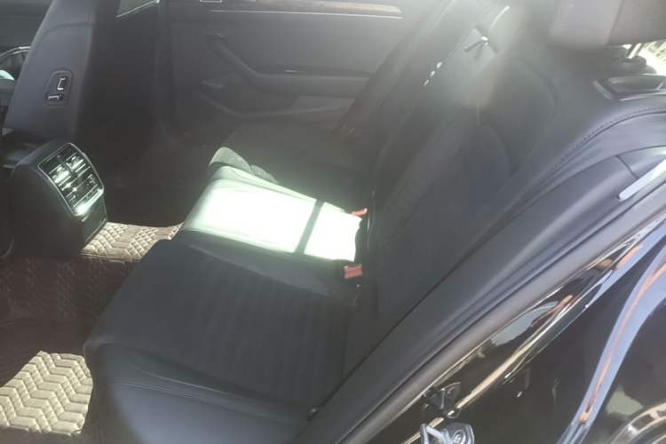 Used Volkswagen Magotan 2018 330TSI DSG Luxury Model Left Rear Seat