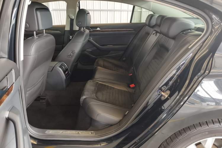 Used Volkswagen Magotan 2018 330TSI DSG Luxury Model Left Rear Seat