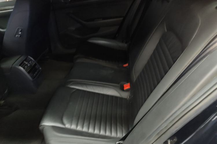 Used Volkswagen Magotan 2018 Facelift 330TSI DSG Luxury Model Left Rear Seat