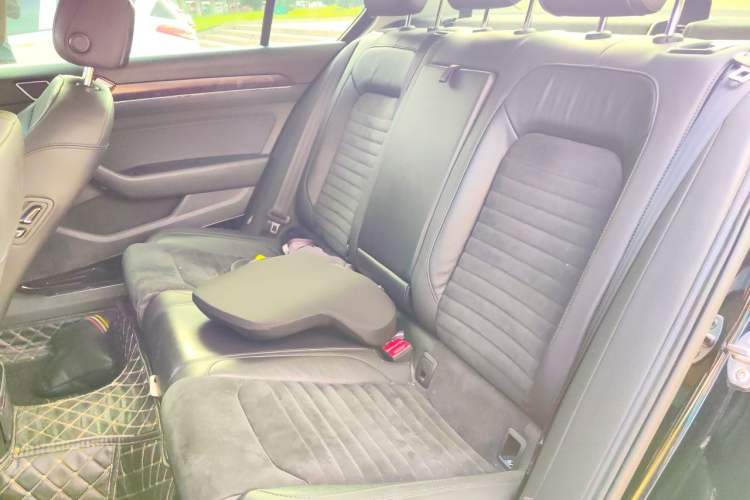 Used Volkswagen Magotan 2018 330TSI DSG Luxury Model Left Rear Seat