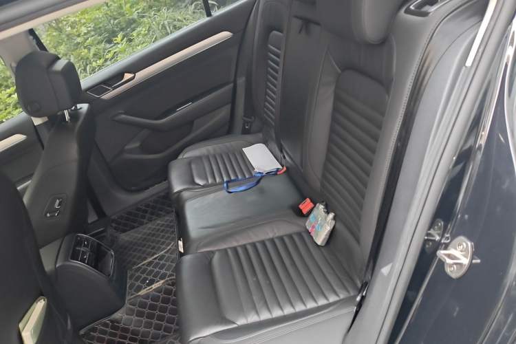 Used Volkswagen Magotan 2018 330TSI DSG Advanced Model Left Rear Seat