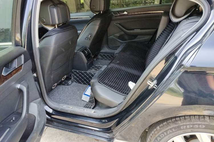 Used Volkswagen Magotan 2018 330TSI DSG Luxury Model Left Rear Seat