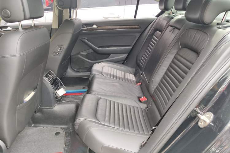 Used Volkswagen Magotan 2018 330TSI DSG Luxury Model Left Rear Seat
