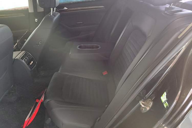 Used Volkswagen Magotan 2018 330TSI DSG Luxury Model Left Rear Seat