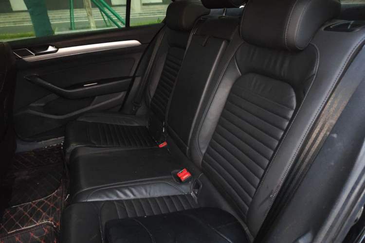 Used Volkswagen Magotan 2018 330TSI DSG Advanced Model Left Rear Seat
