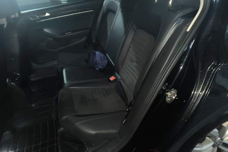 Used Volkswagen Magotan 2018 330TSI DSG Luxury Model Left Rear Seat